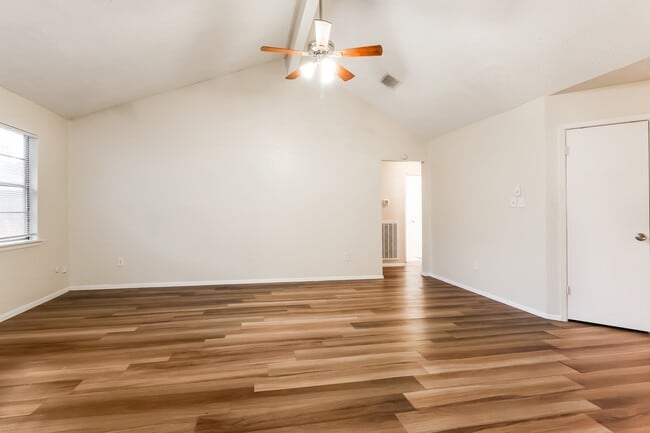 Photo - 16326 Dew Drop Ln
