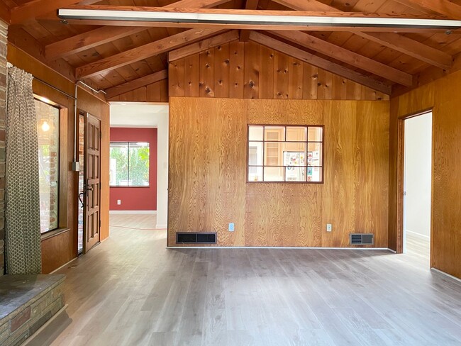 Building Photo - 2746 Cowper St