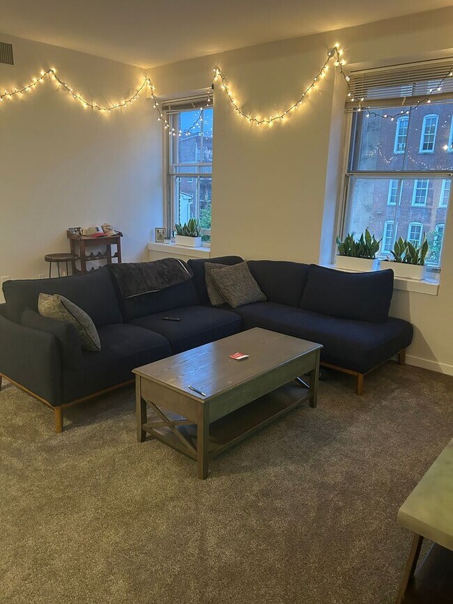 Building Photo - Welcome to Urban Elegance in the Heart of ... Unit 401