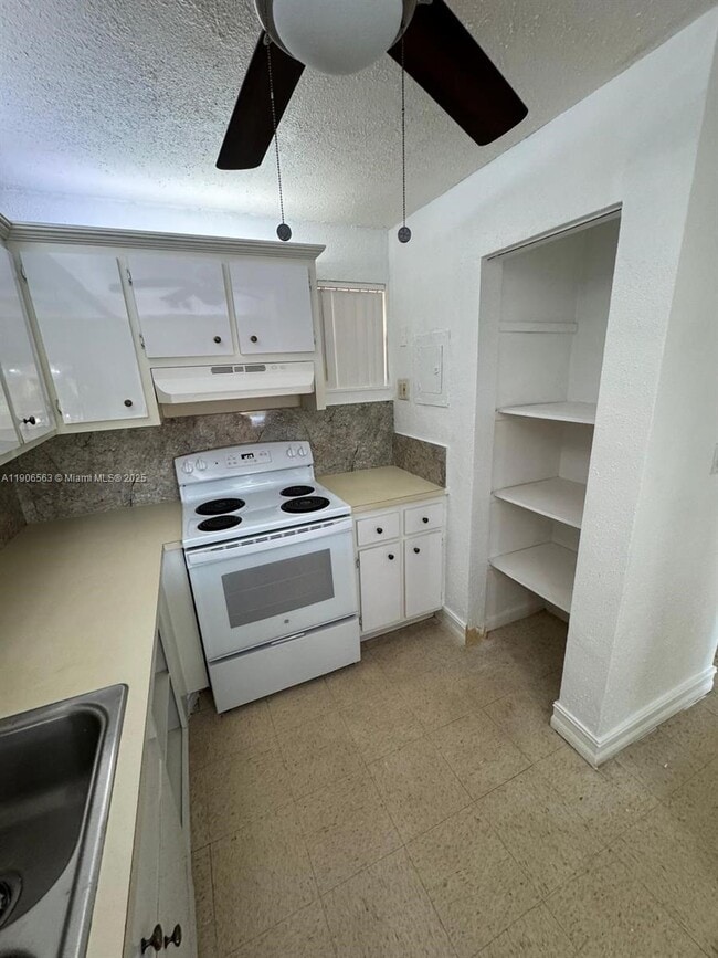 Photo - 1910 W 56th St Unit 3320