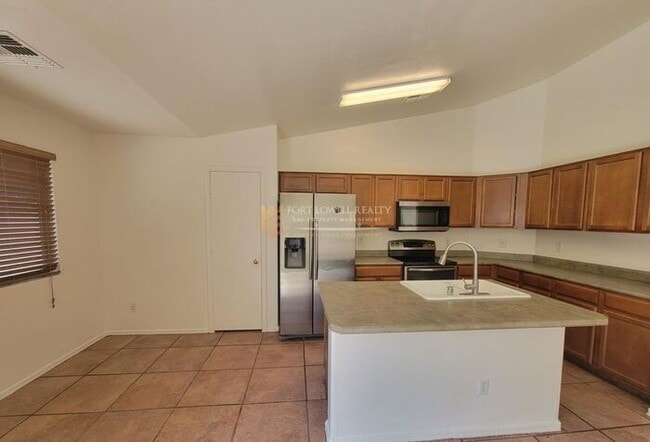 Photo - 3133 W Huntington Dr
