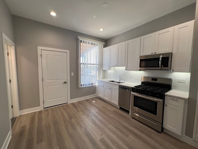 Photo - 1227 W Ohio St Unit 3