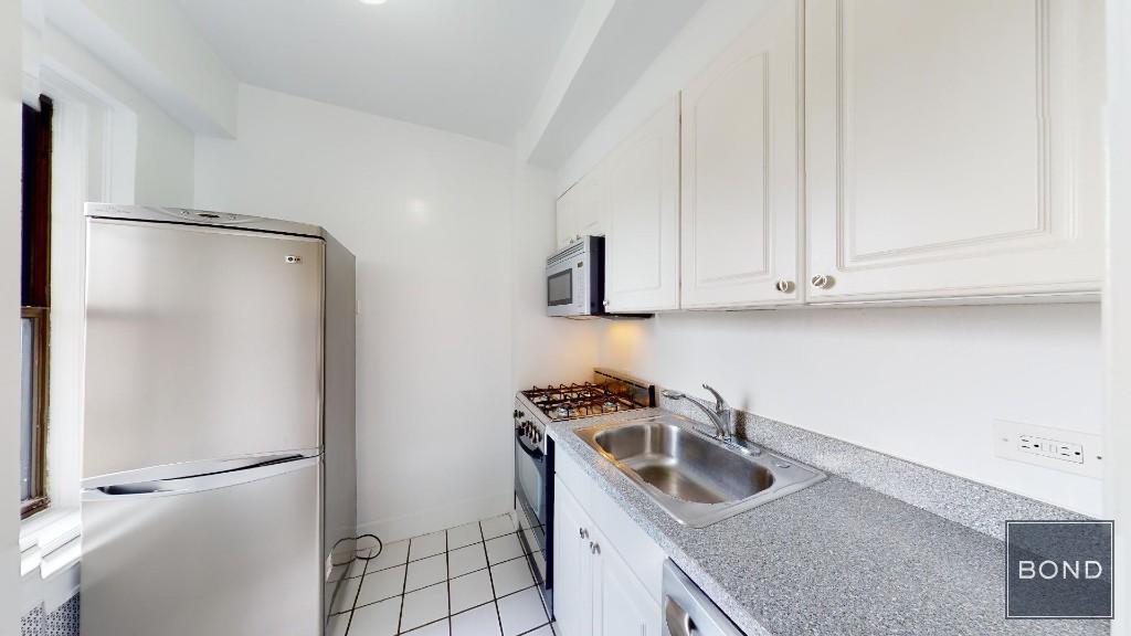 Photo - 95 Christopher St Apartment Unit 8C