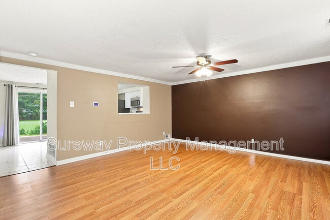 Photo - 21 Waterview Ct