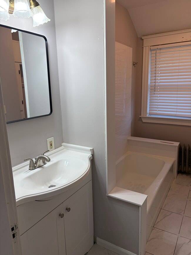 Photo - 162 Elm St Unit 3