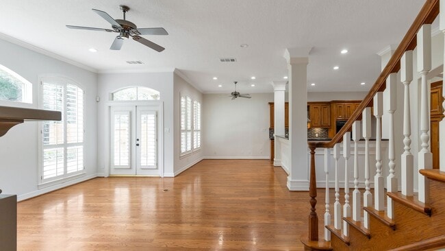 Building Photo - 14918 Plantation Oak Dr