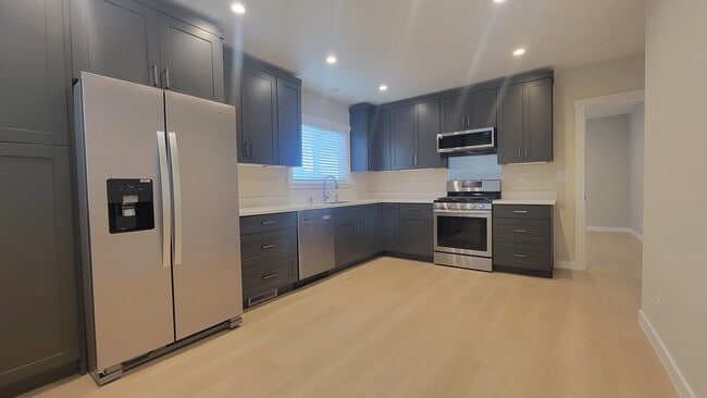 Building Photo - 622 Miller Ave