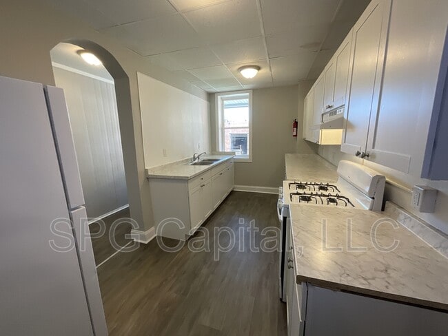 Photo - 242 S 2nd St