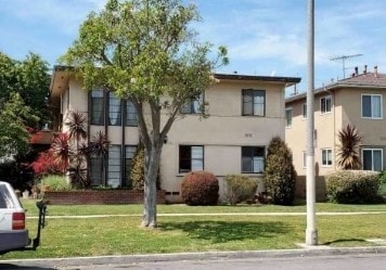 Building Photo - 3201 S Barrington Ave