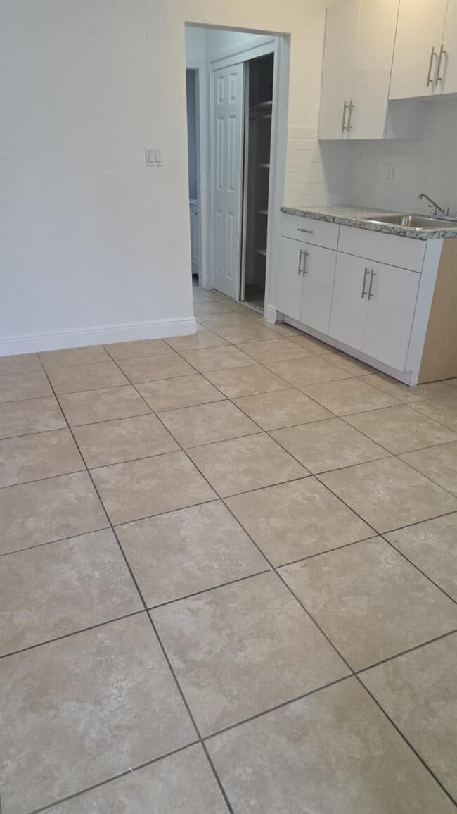 Photo - 1728 Pierce St Unit 1