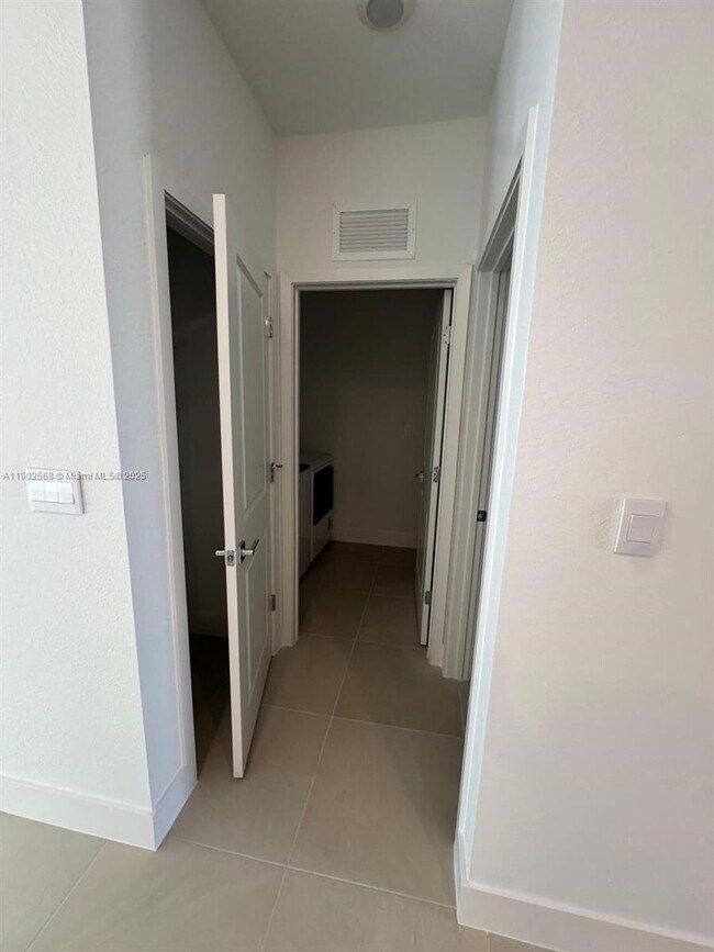 Photo - 17108 SW 2nd Cir