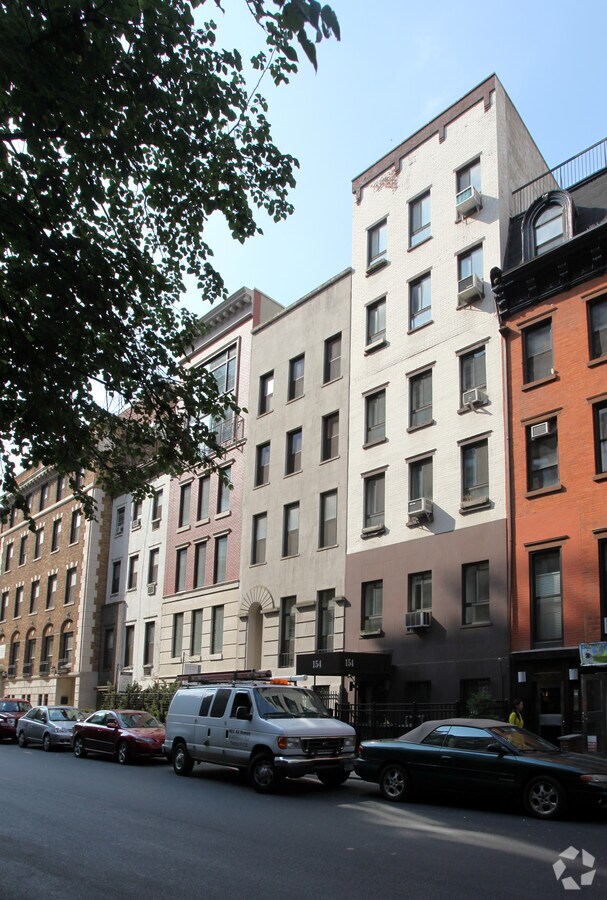 Photo - 152 W 15th St