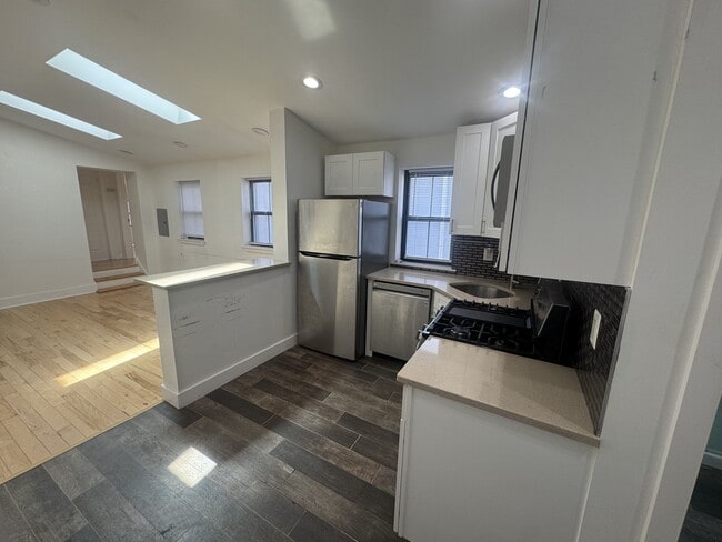 Building Photo - 934 New Market St Unit Apt 3