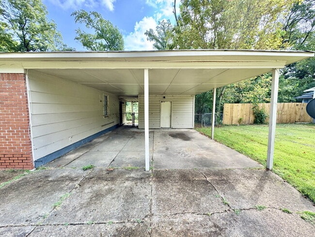 Photo - 3224 Aden St