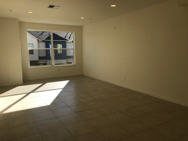 Photo - Three story townhouse near UNR.<b><br><br>