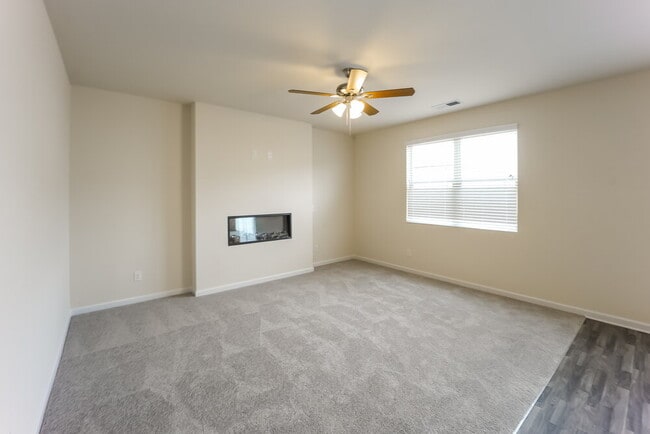 Photo - 449 Culloden Moor Dr