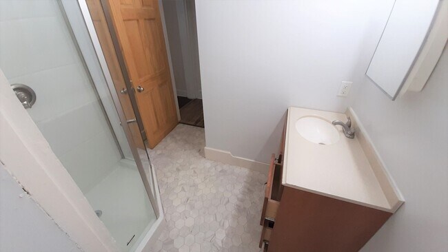 105 Hudson St Unit House