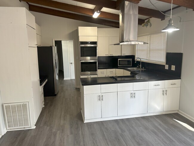 Photo - 1701 SE Mountainbrook Dr