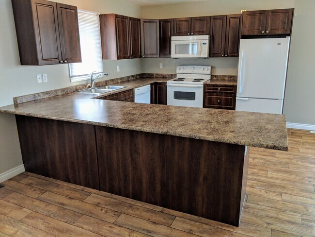 Photo - 805-888 88 Ave
