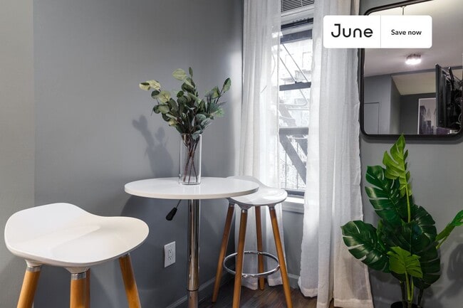 Photo - 519 E 5th St Unit 1