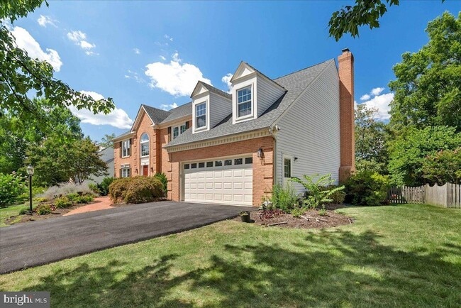 Building Photo - 8608 Oak Brook Ln Rental