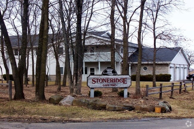 Building Photo - Stoneridge Apartments