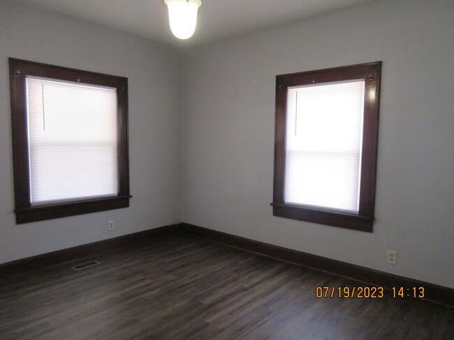 Photo - 1019 W 7th St