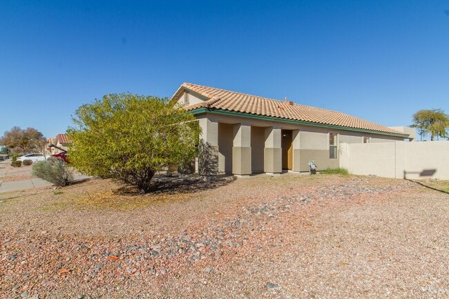Photo - Wonderful property on corner lot!!
