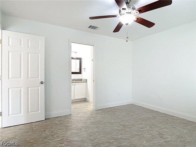 Building Photo - 18522 Robinson Ave