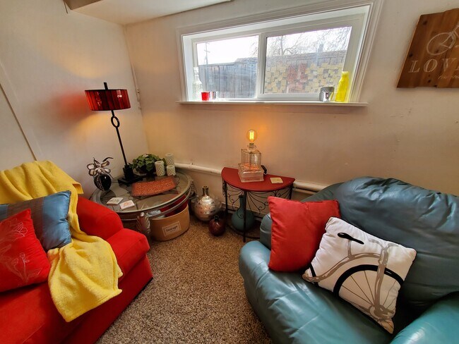 Comfy and colorful - 3019 N 35th St Unit 35th St. Apartment