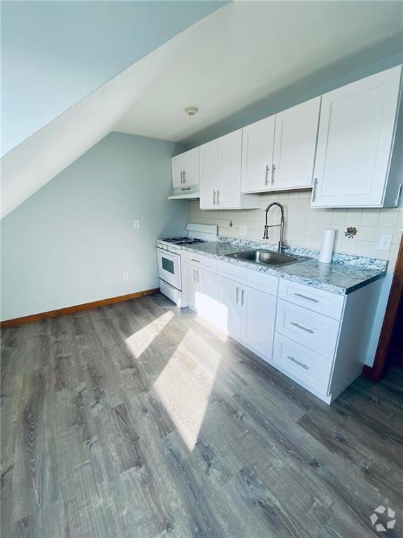 Building Photo - 263 Bourne Ave Unit 3 Rental