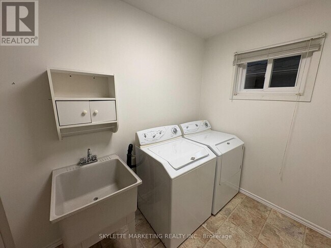 Photo - 1782 Meadowview Ave