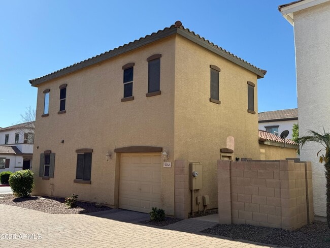 Photo - 4752 E Laurel Ave