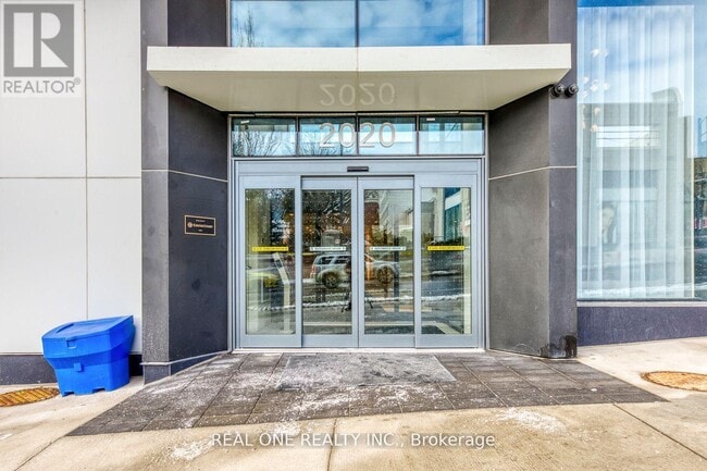 Photo - 2020 Bathurst St Unit 1520