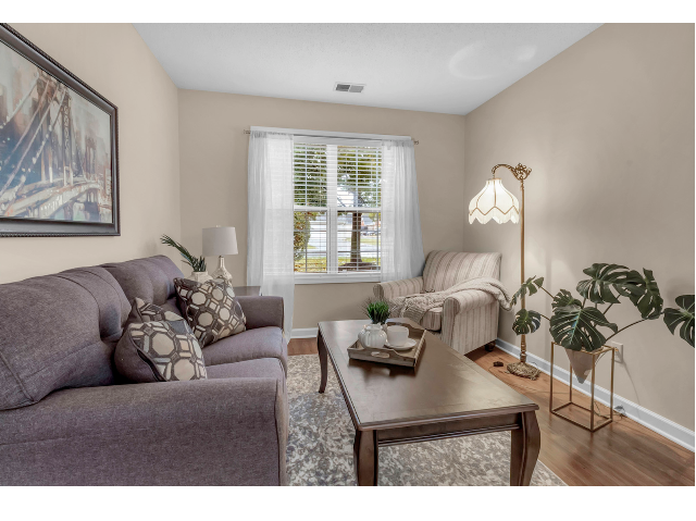 Library/Den