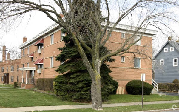 Photo - 2537 Noble Rd Apartments