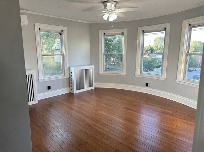 Photo - 205 Waterman Ave Unit Apt 2