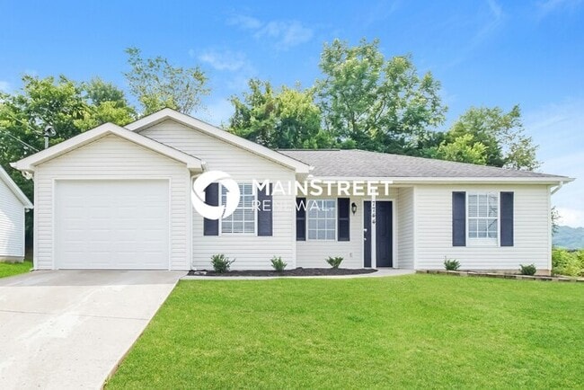 Photo - 3 Bedroom Pet-Friendly Home in KNOXVILLE, TN with Main Street Renewal