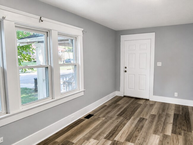 Photo - Three-bedroom one bathroom home for rent