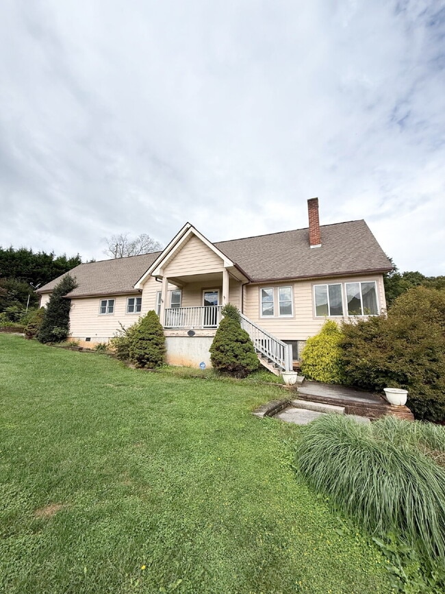 Building Photo - Spacious 3 Bed, 3 Bath Home in Ratcliff Cove Community – Available Soon!