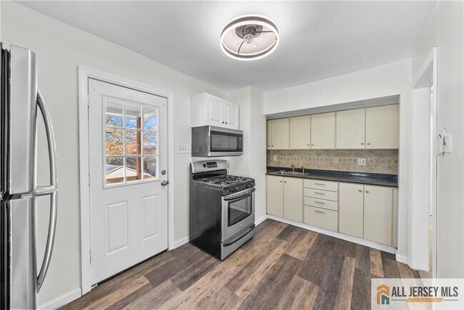 Photo - 34 Maple Ave Unit 2