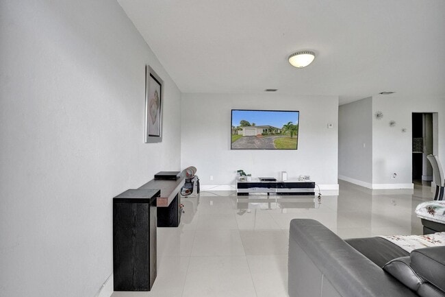 Photo - 3322 McKinley St