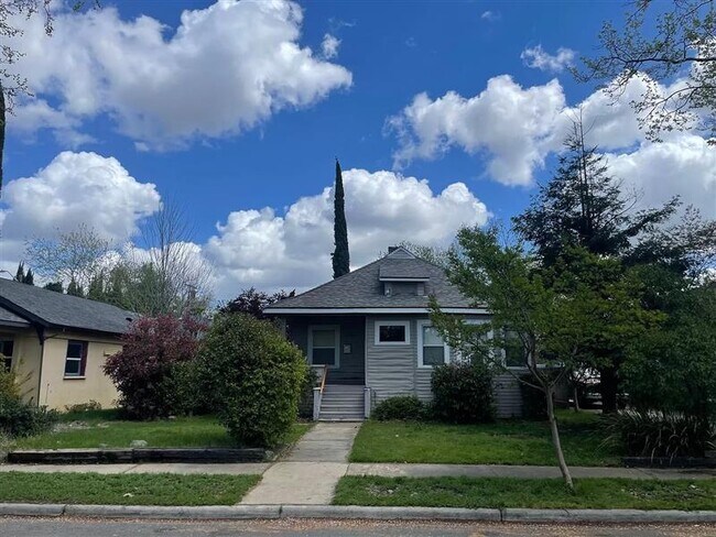 2 Bed & 1 bath in Old Town - 2 Bed & 1 bath in Old Town House