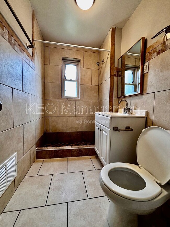 Photo - 231 E Xenia Dr Unidad C