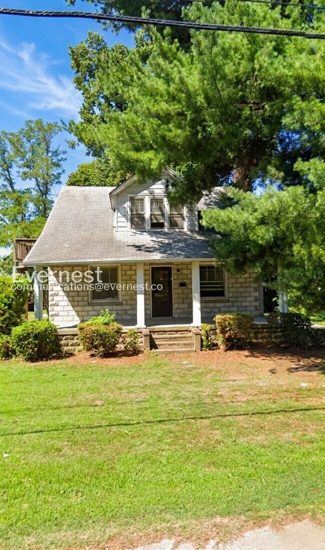 Building Photo - 901 E Nine Mile Rd Unit a
