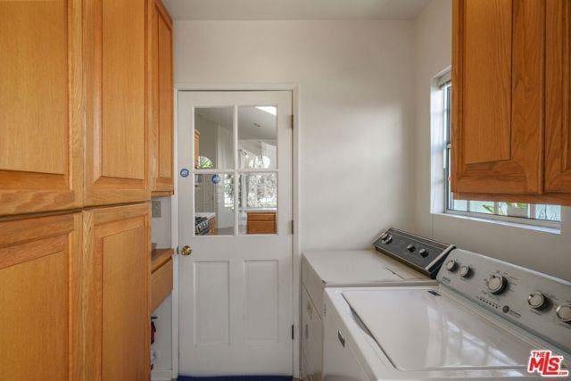 Building Photo - 2534 Wellesley Ave Rental