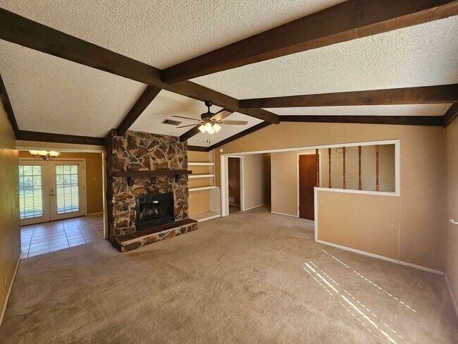 Photo - 105 Amelia Dr