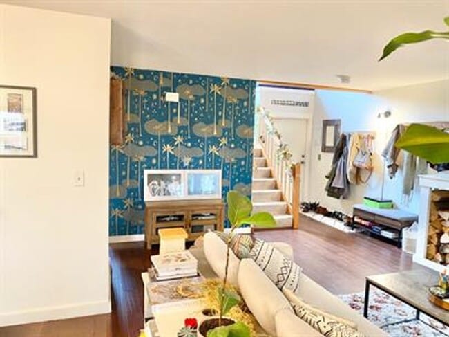 Photo - 2 Bedroom Condo South End of Burlington