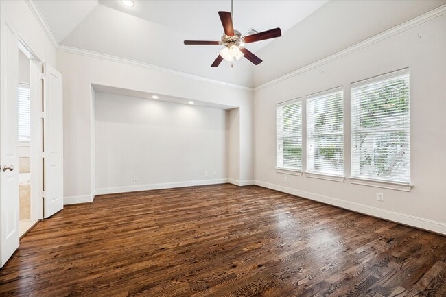 Building Photo - 1407 Knox St