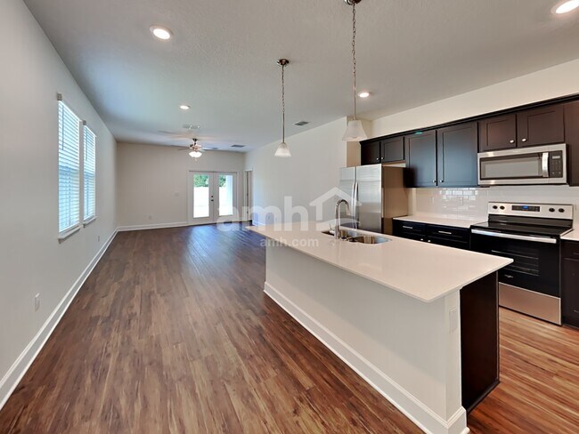 Photo - 1105 Walden Pond Dr